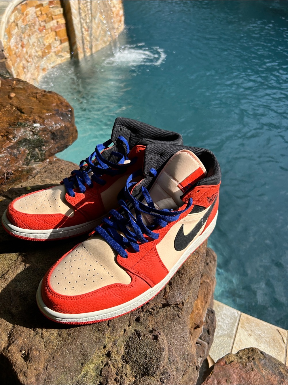 Nike MEN'S Air Jordan 1 Mid TEAM ORANGE CRIMSON TINT ROYALS SIZE 13
